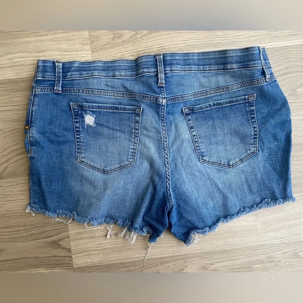 Maternity Shorts - Picture 5 of 15